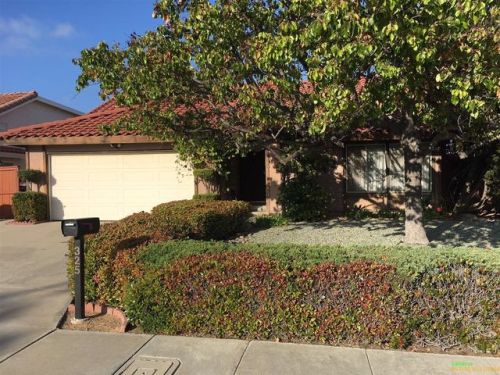 325 Willowspring Dr, Encinitas, CA 92024-3130