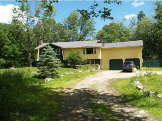 15 Orchard Hill Rd, Weare, NH 03281-5931