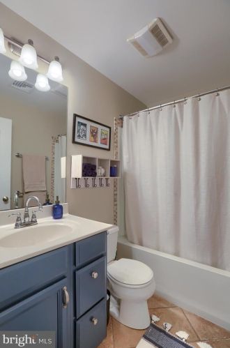 101 Shatto Dr, Carlisle PA  17013-2120 exterior