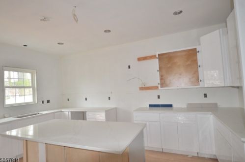 128 New St, Cranford, NJ 07016-2647