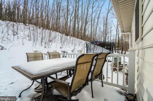 7703 Gnatstown Rd, Hanover PA 17331-6821 exterior