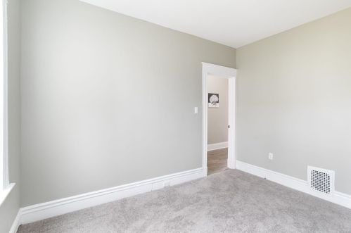 1850 Hewitt Ave, Cincinnati OH  45207-1827 exterior