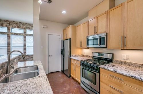 3705 Commerce St, Dallas TX  75226-1738 exterior