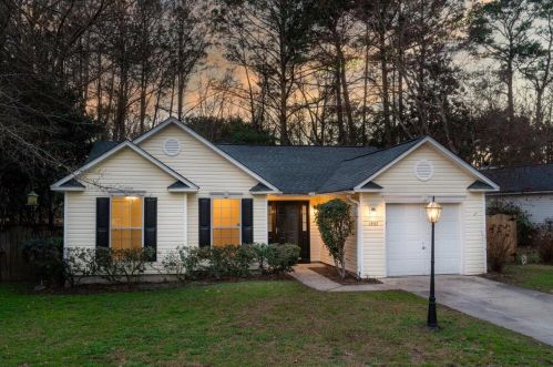 1957 Walkers Ferry Pl, Johns Island, SC 29455-8155