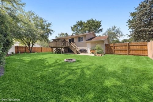 140 Orch Dr, Lemont IL  60440-6158 exterior