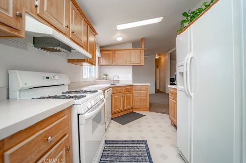 27 Spruce Via, Anaheim CA  92801-1043 exterior