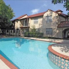 6434 Ella Lee Ln, Houston TX  77057-4292 exterior