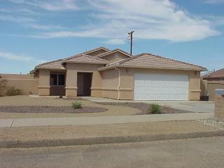 1993 Bell Ct, Thermal, CA 92274-8128