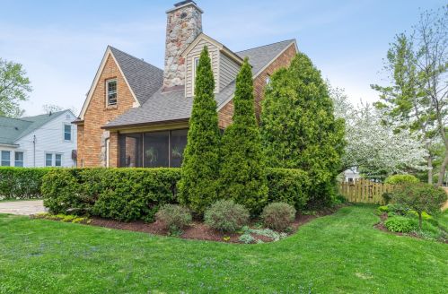 510 Pleasant St, Bull Valley, IL 60098-2239