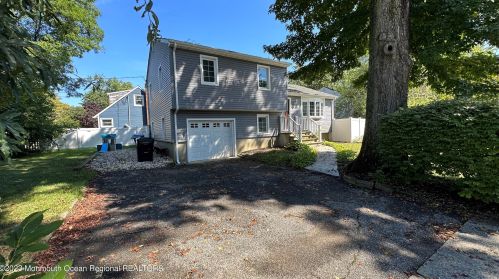 1 Salisbury Ave, Middletown NJ  07748-6300 exterior