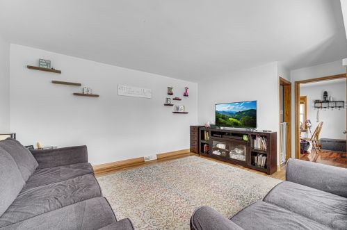 10628 Whipple St, Chicago, IL 60655-2127