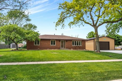 133 Tonell Ave, Mokena, IL 60451-1940