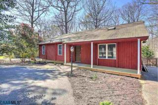 5 Clark Ct, Bybee, VA 22963-3227