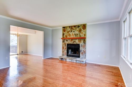 6 Johnfield Ct, Piscataway, NJ 08854-4464