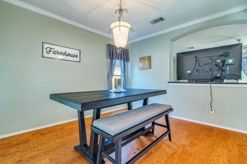 132 Trinity Dr, Uhland TX 78640-4330 exterior