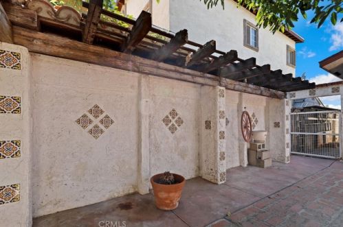 515 Townsend St, Santa Ana CA 92703-2838 exterior