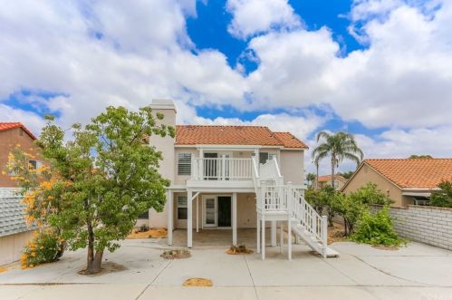 8623 Mesa Oak Dr, Riverside CA  92508-3123 exterior
