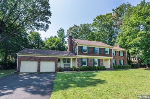 330 End Ave, Ridgewood, NJ 07450-4940