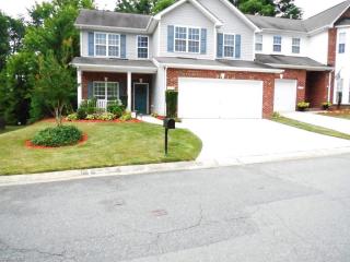 1906 Munn Pointe Dr, Whitsett, NC 27377-9803
