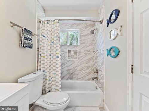 810 Venice Dr, Silver Spring MD 20904-2065 exterior