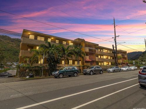 2140 10th Ave, Honolulu HI  96816-3012 exterior