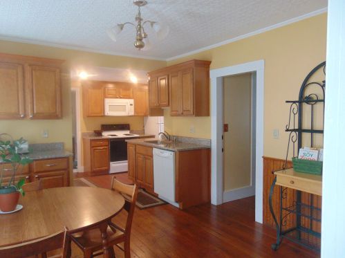 21 Gardner St, Keene, NH 03431-4271