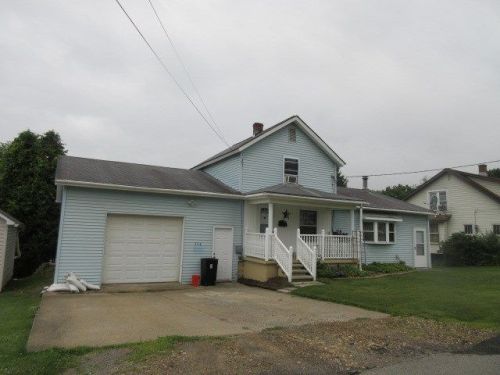 114 Front St, Franklin, PA 16323-2916