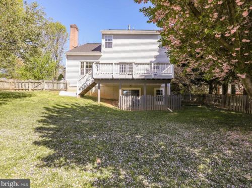 37751 Sutton Dr, Purcellville, VA 20132-3155
