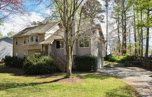 3767 Station Dr, Kennesaw, GA 30144-2143
