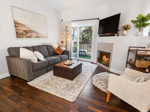 77 Santa Barbara Ct, El Toro, CA 92610-2411