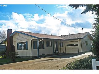361 Cecil Ave, Roseburg, OR 97470-1975
