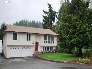 14585 Karen Ct, Happy Valley, OR 97089-8235