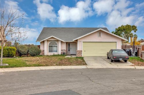 1128 Raymond Dr, Modesto, CA 95351-2189