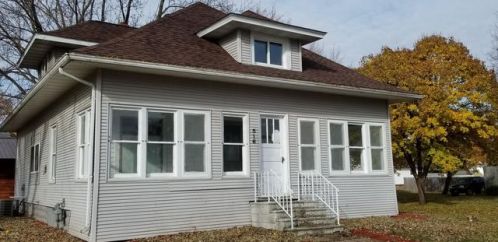 516 1st Ave, Hayfield, MN 55940-8838