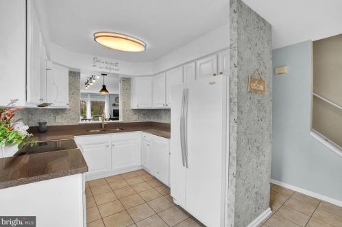 2614 Grandview Park Dr, York, PA 17408-1481
