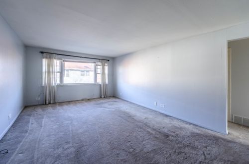 7849 Nordica Ave, Niles, IL 60714-3313