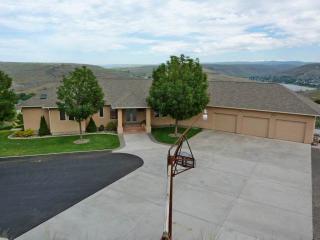 1730 Osborn Dr, Clarkston, WA 99403-1775