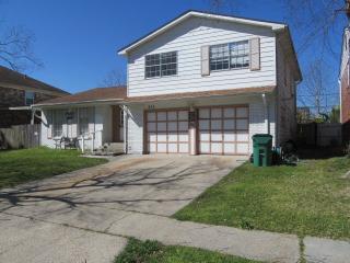 824 Legion Dr, Gretna LA  70056-4512 exterior