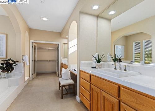 10864 Inspiration Cir, Pleasanton CA  94568-5562 exterior