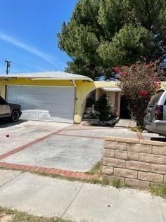 2249 Sycamore Dr, Simi Valley, CA 93065-2705