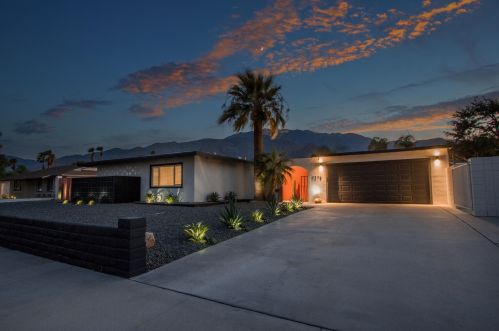 2279 Blando Rd, Palm Springs, CA 92262-3317