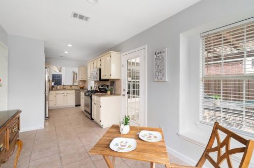 2117 Carnation Ct, Garland TX 75040-2805 exterior