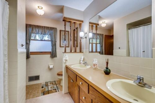2182 Desoto St, Saint Paul MN  55117-1829 exterior