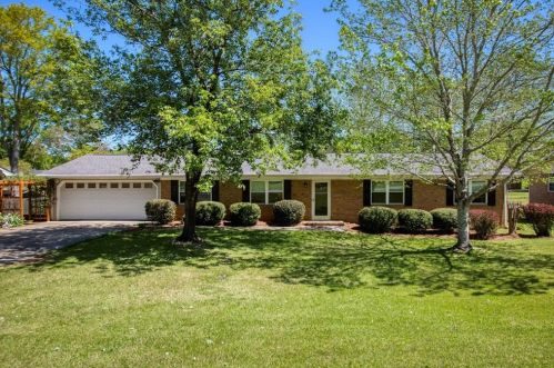 35 Stonehedge Dr, Buford, GA 30518-2558