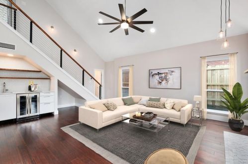 2749 Carmel Dr, Carrollton TX exterior