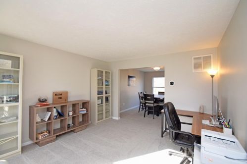 9655 Fallsridge Ct, Cincinnati OH 45231-2885 exterior