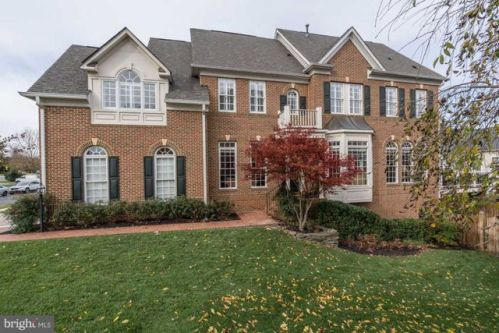 19182 Greystone Sq, Leesburg, VA 20176-1277