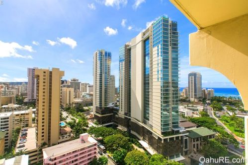 2092 Kuhio Ave, Honolulu HI  96815-2151 exterior