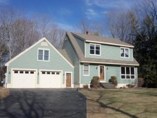 21 Kipling Rock Rd, Rochester, NH 03867-4625