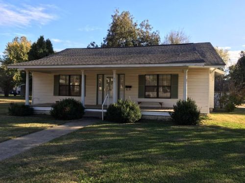 629 10th St, Newkirk, OK 74647-5531